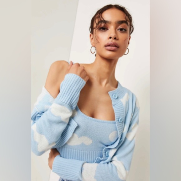 Knit Cloud Cropped Top - Picture 4 of 4